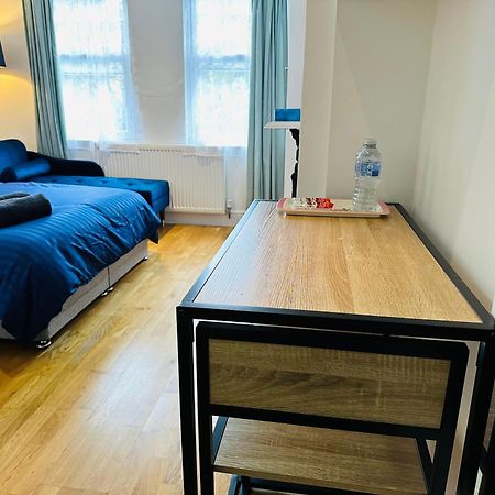 Stunning One Bedroom Studio Flat London Bagian luar foto