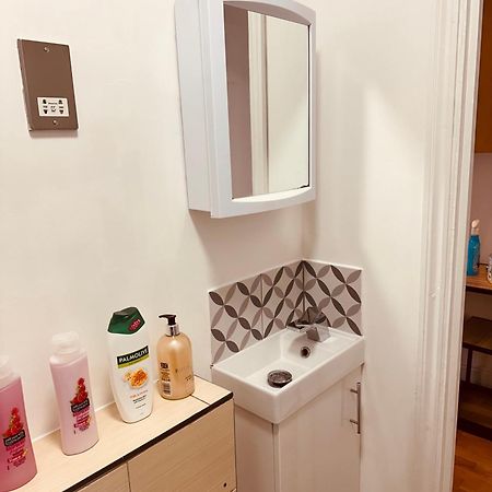 Stunning One Bedroom Studio Flat London Bagian luar foto